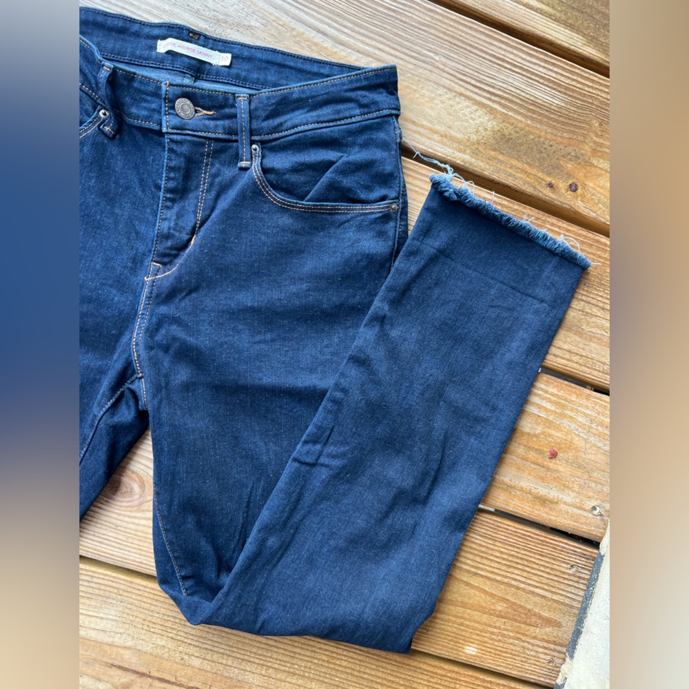 Signature by Levi Strauss Size 10 Mid Rise Denim Skinny Jeans - Picture 6 of 9